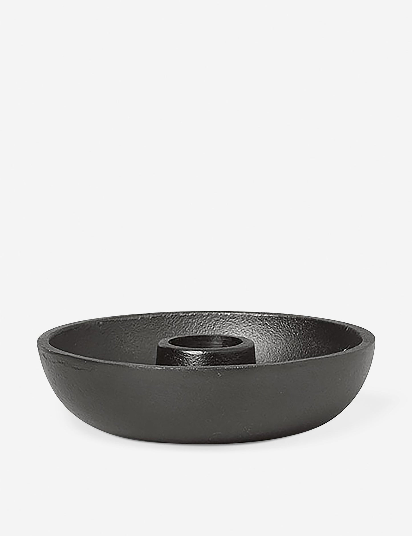 #color::black-aluminium #style::candle-holder