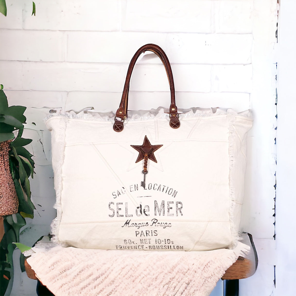Myra Smashing Weekender Bag