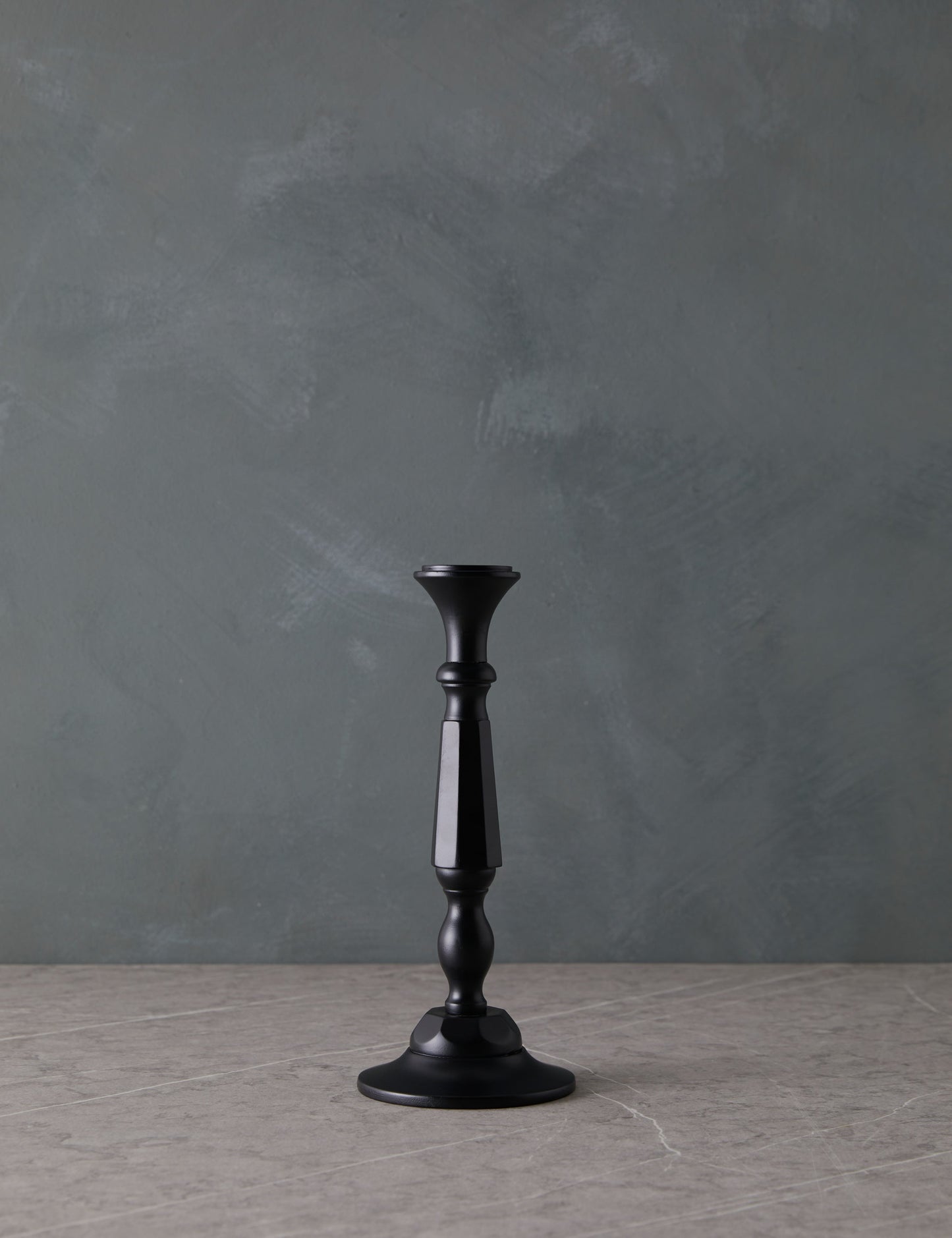 #color::black #style::no-3