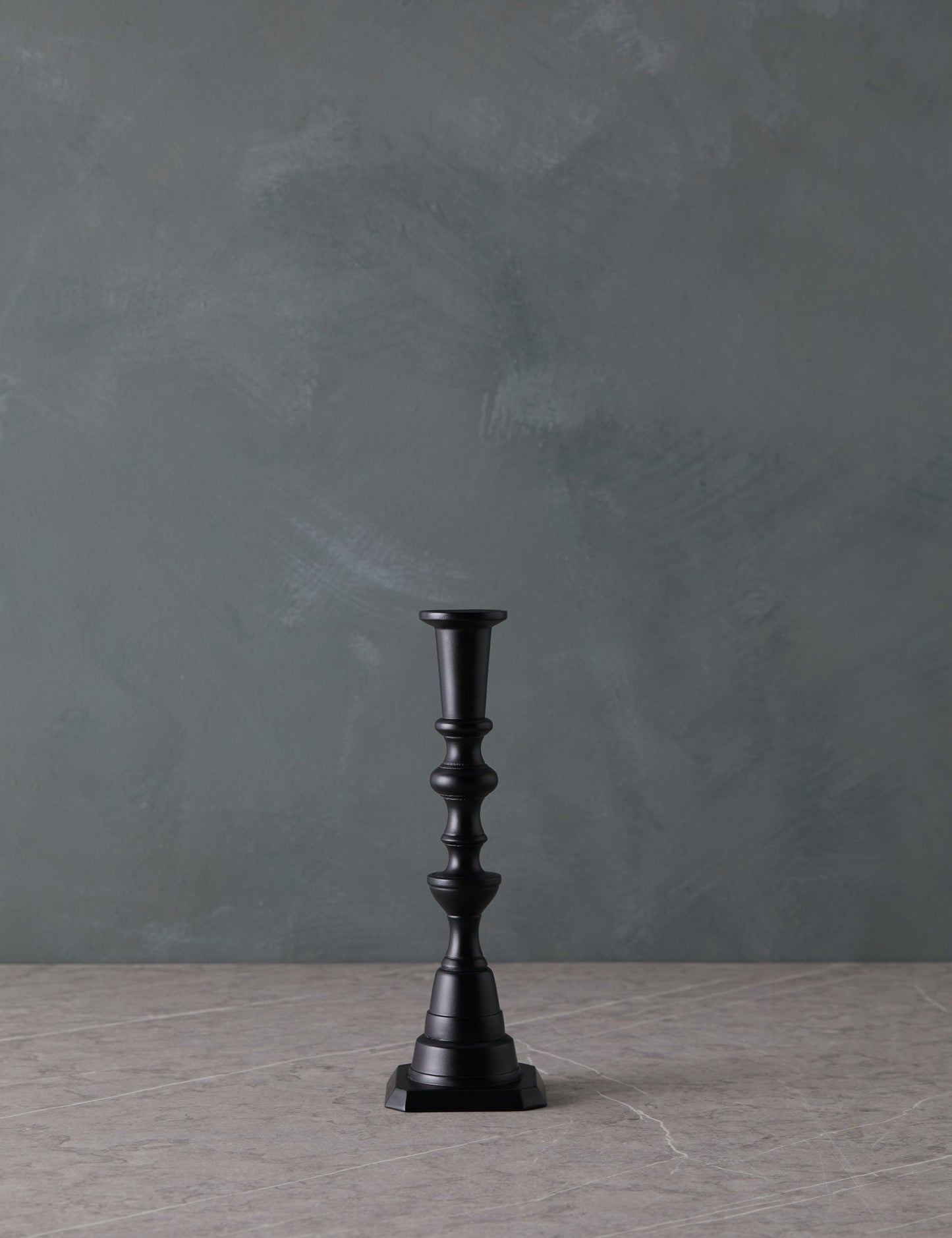 #color::black #style::no-4